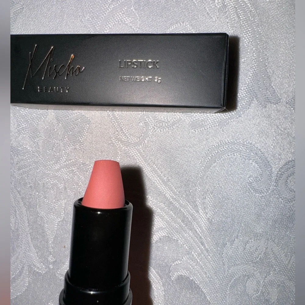 MISCHO BEAUTY Lipstick in Ijama